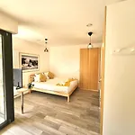 Cozy Studio With Sunny Terrace-Chiny3