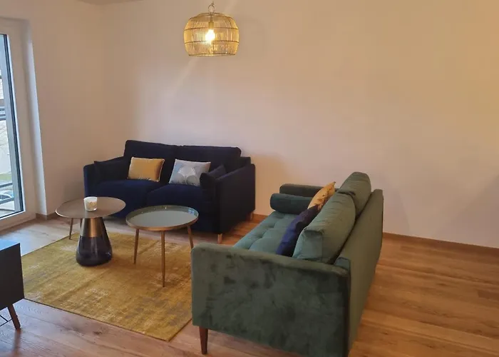 Chic City Center 3 Beds Flat & Balcony & Parking