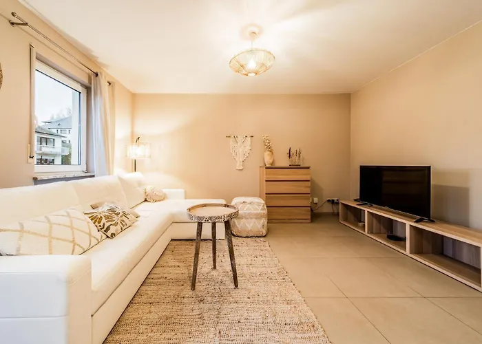 Beautiful Apartment In The City And Free Parking