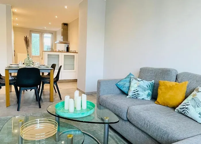 Large 3 Bedrooms With Private Parking-Limp2