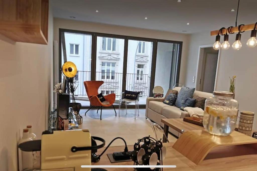 Luxury 1 Bedroom In Center With Terrace & Parking - 75m *