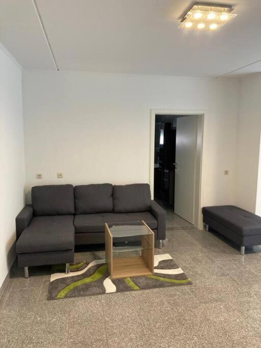 Modern 2 Bedroom With Free Parking 300m In Apartamento