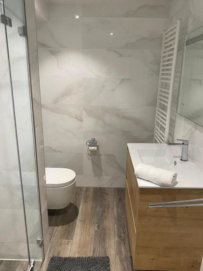 Apartment Lovely One Bedroom In City Center With Parking, Near Public Transport *