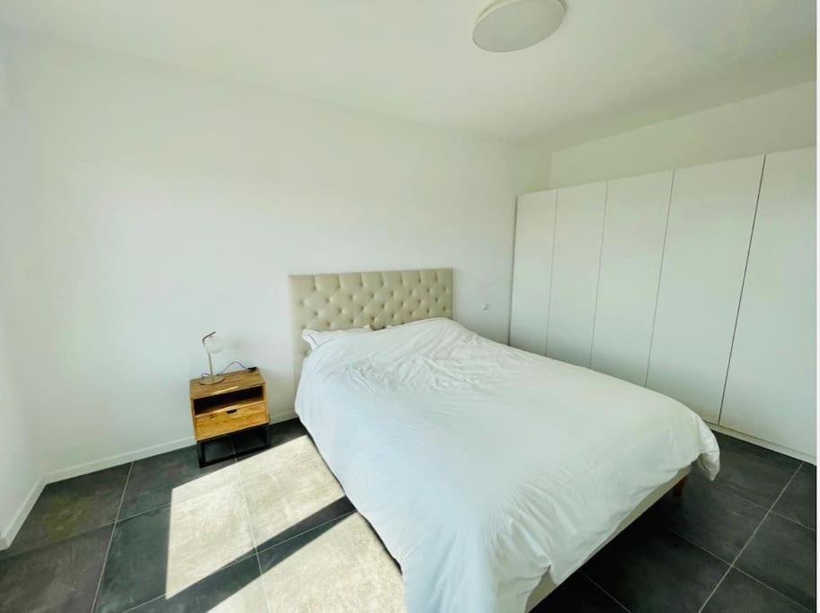 Appartement Large 1 Bedroom In Center With Terrace & Parking -67b