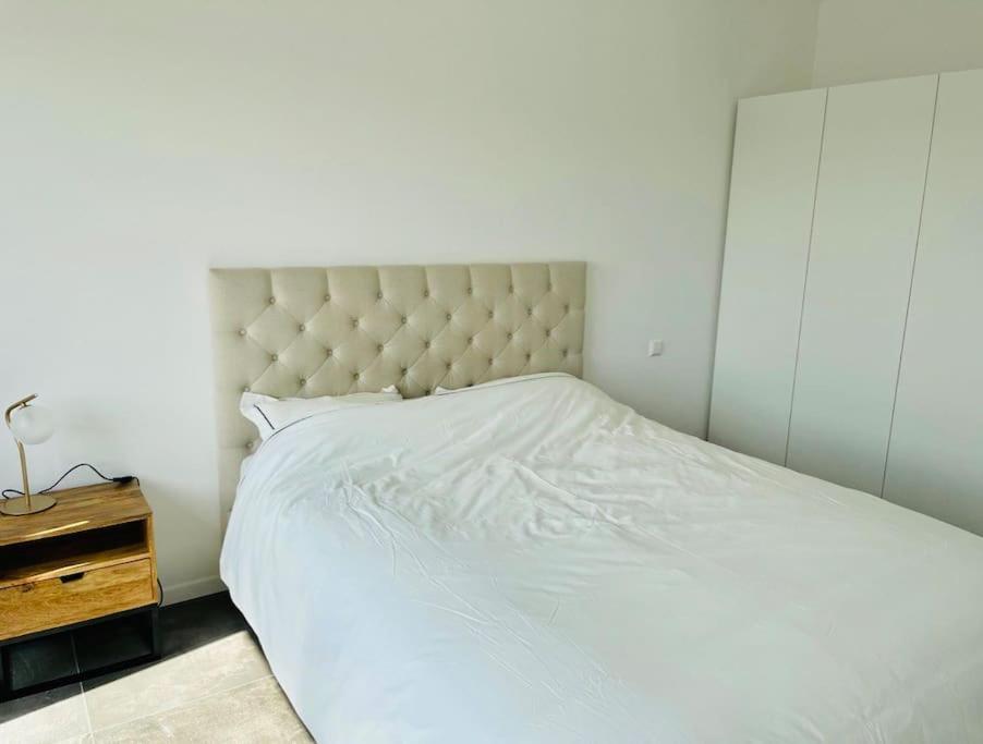 Large 1 Bedroom In Center With Terrace & Parking -67b * Luxemburg