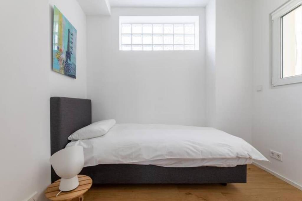 Wonderful Two Bedroom At Limpertsberg With Parking, Near Tram Apartamento