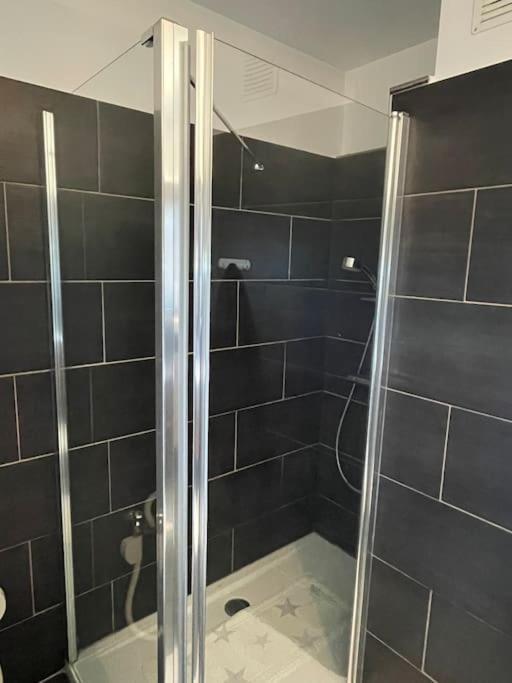 Big Penthouse 2 Bedrooms In Center With Parking And Largeterrace-41