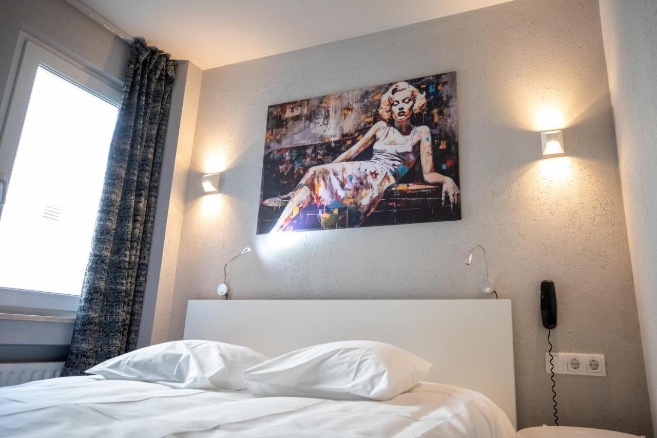 Bristol Hotel 2*