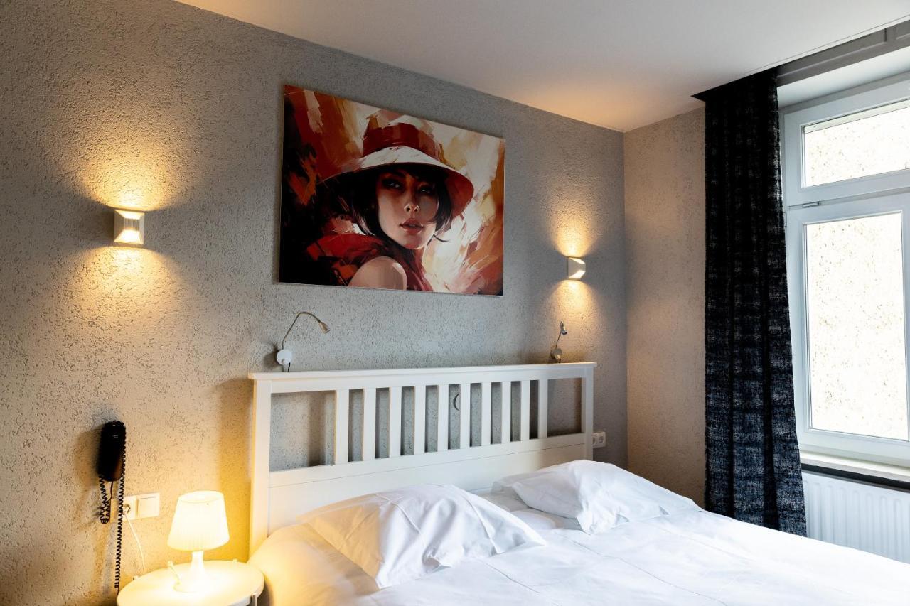 Bristol Hotel 2*