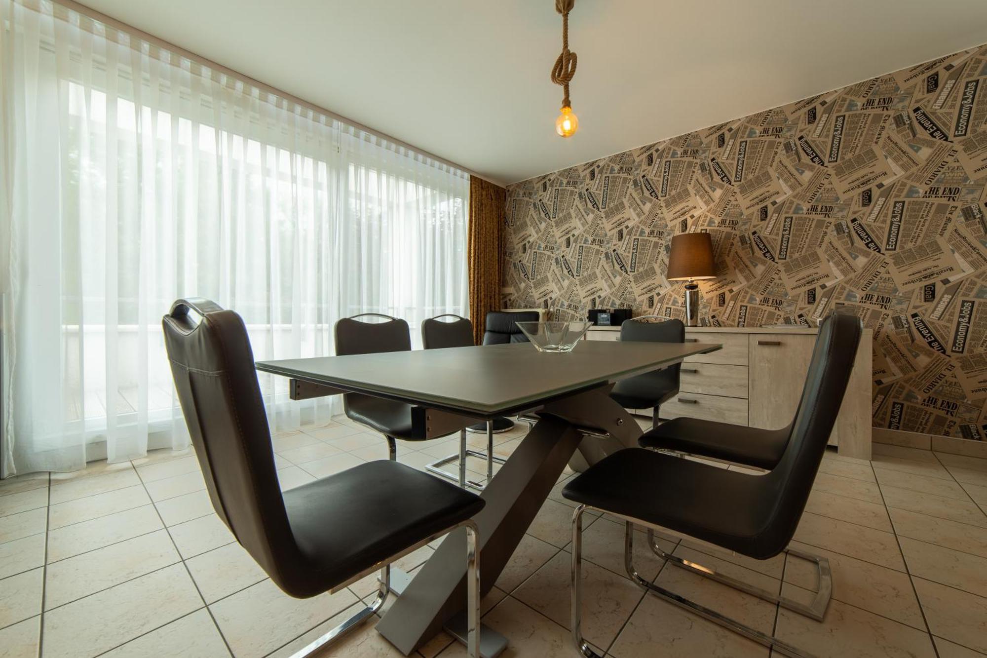Adriana-the Queen Luxury Living