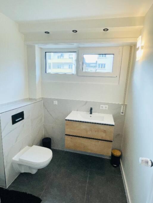 Three Bedrooms Flat In Center W. Terrace&parking Appartement