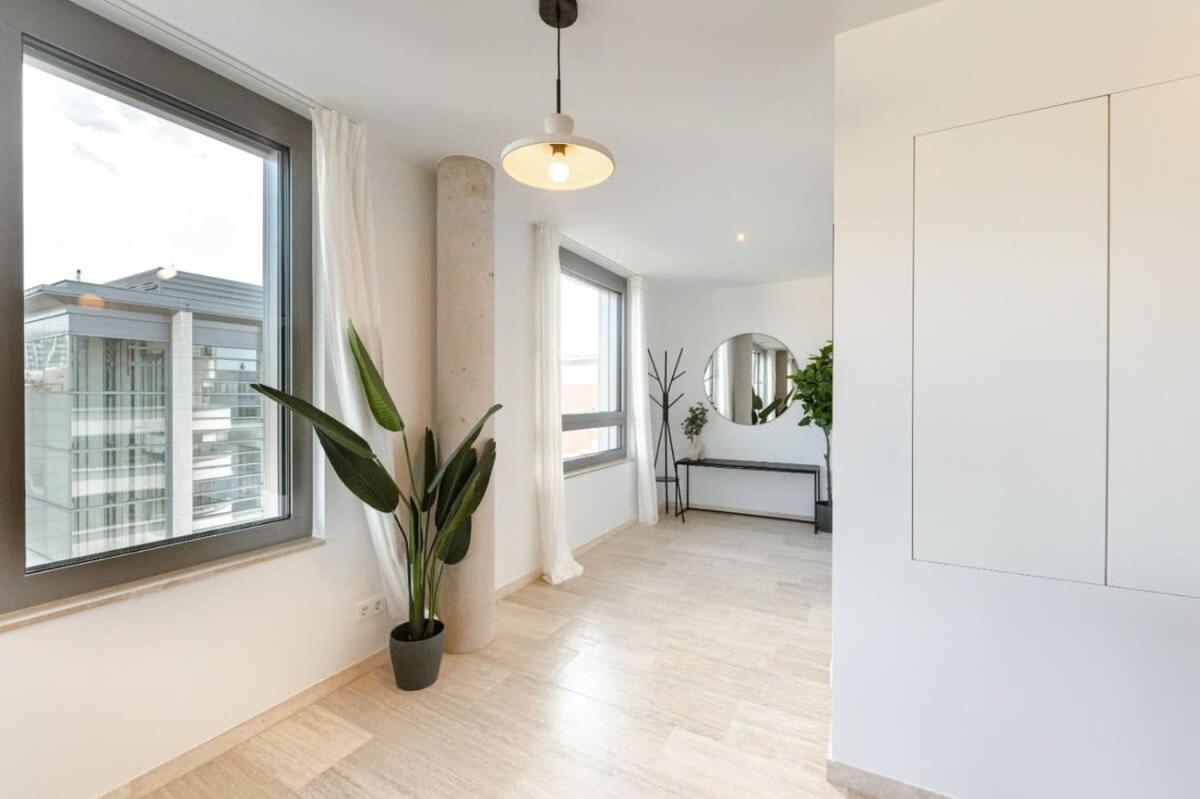 Luxury With Views In Haute Apartment
