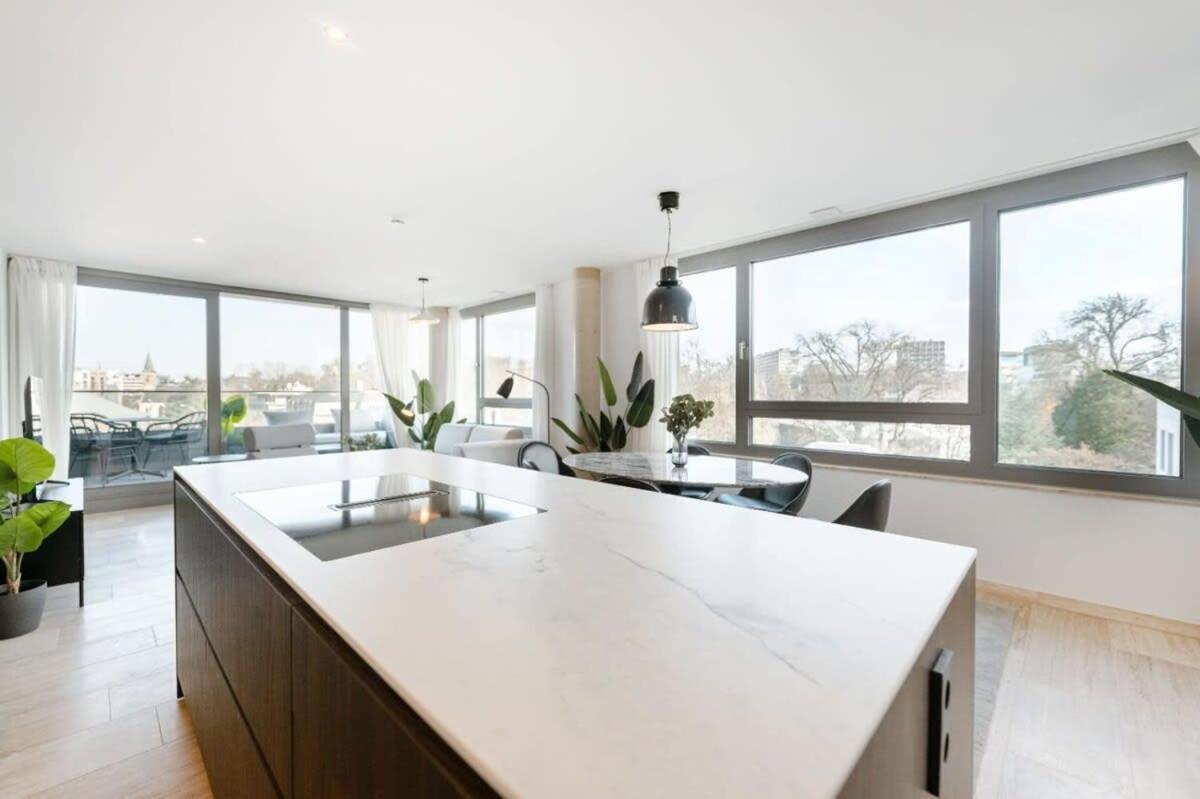Luxury With Views In Haute Apartment *