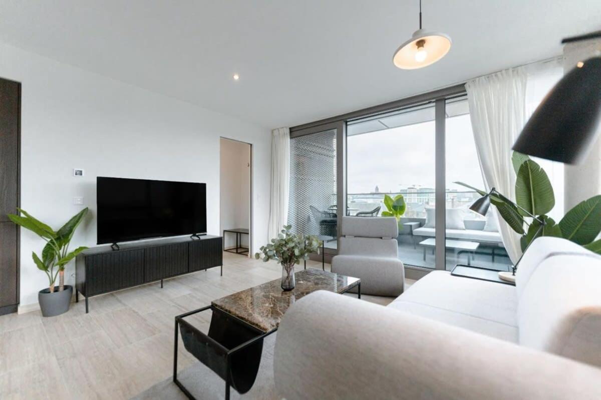 Luxury With Views In Haute Apartment *