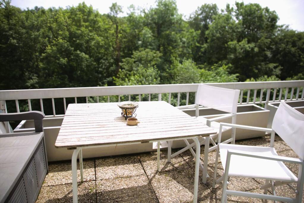 Sunny & Cozy With Shared Swimming Pool Apartment