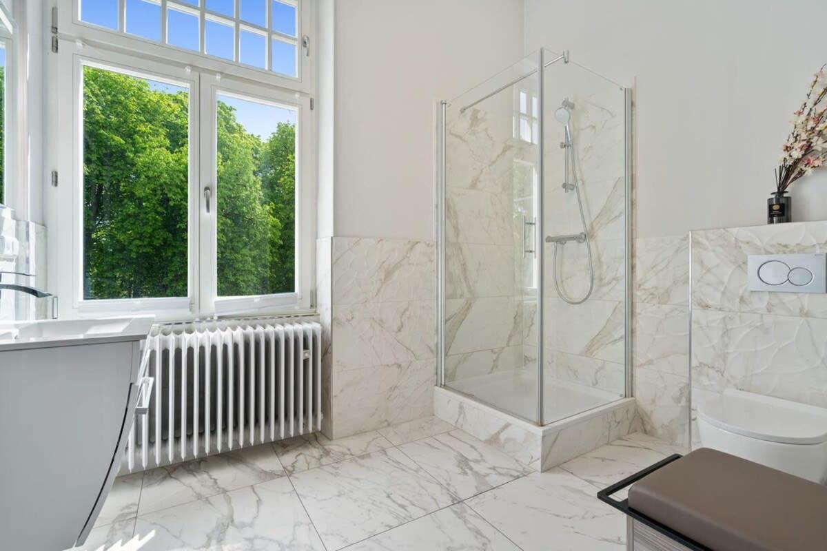 W Shared Bathroom&kitchen In Luxury Villa *