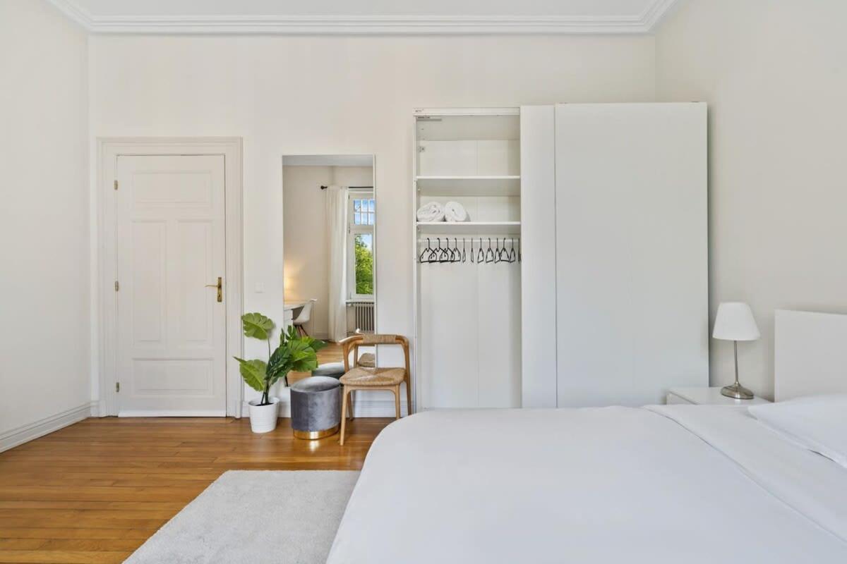 W Shared Bathroom&kitchen In Luxury