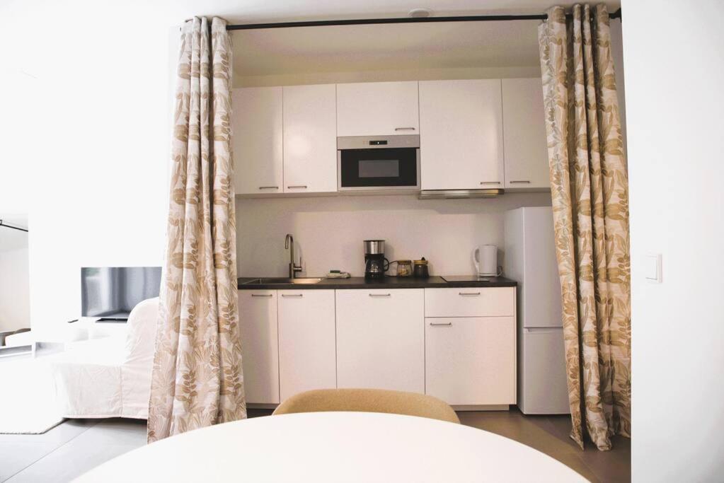 Lovely Close To Apartment