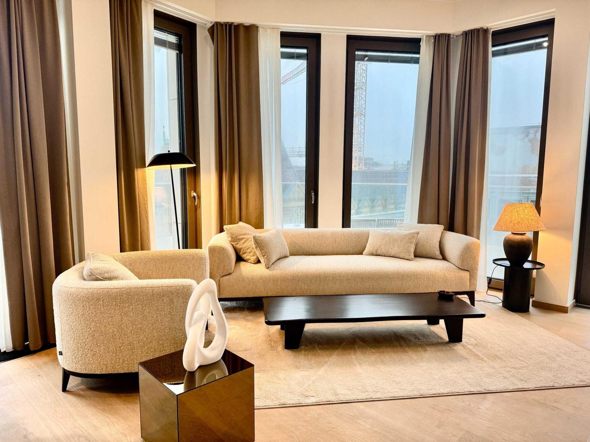 Voya Zenit-luxurious City Apt W Stunning Views & Concierge Apartment