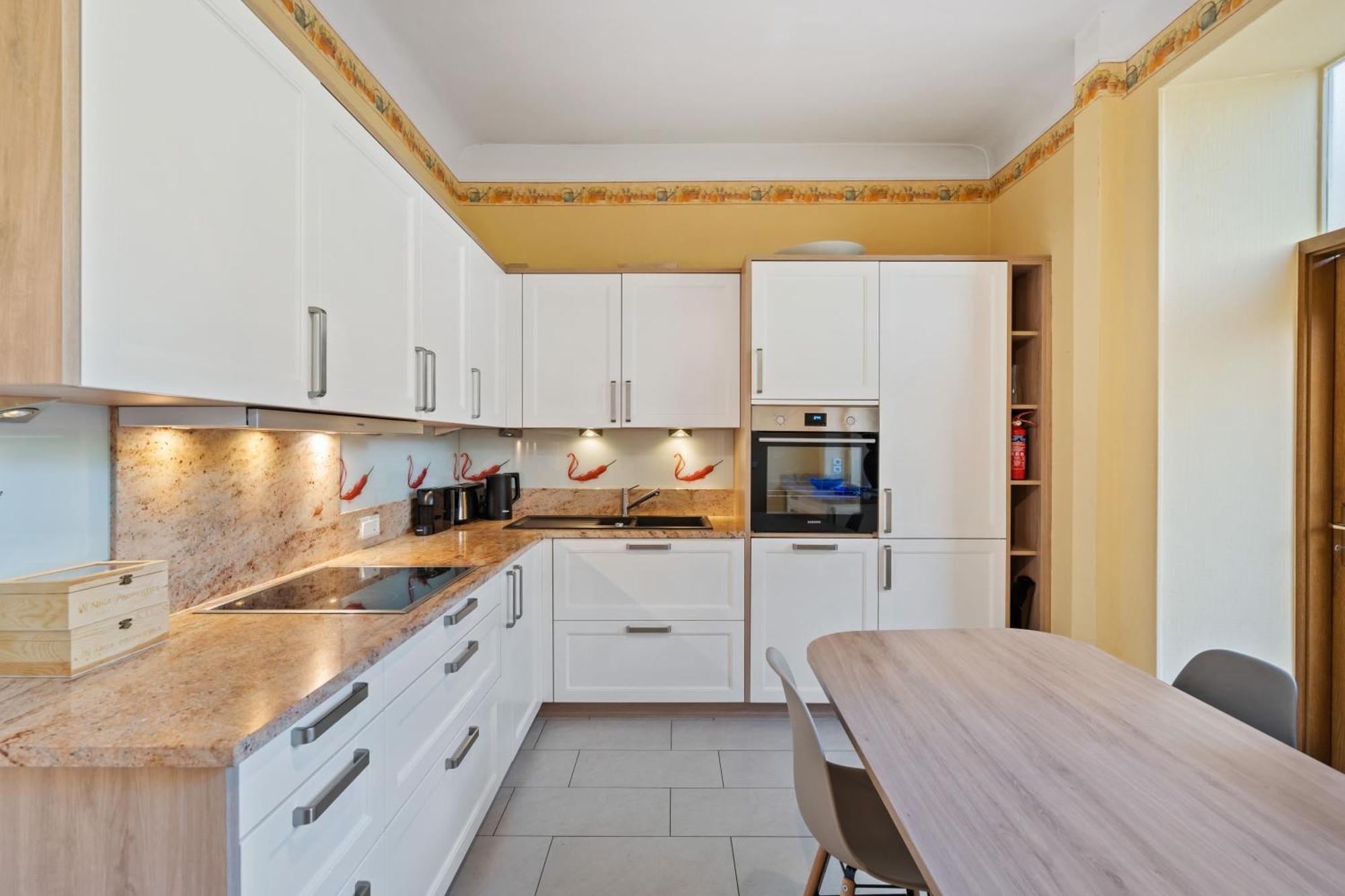 Cozy 3br Townhome Walk To Center & Park Free Ferienhaus Luxemburg