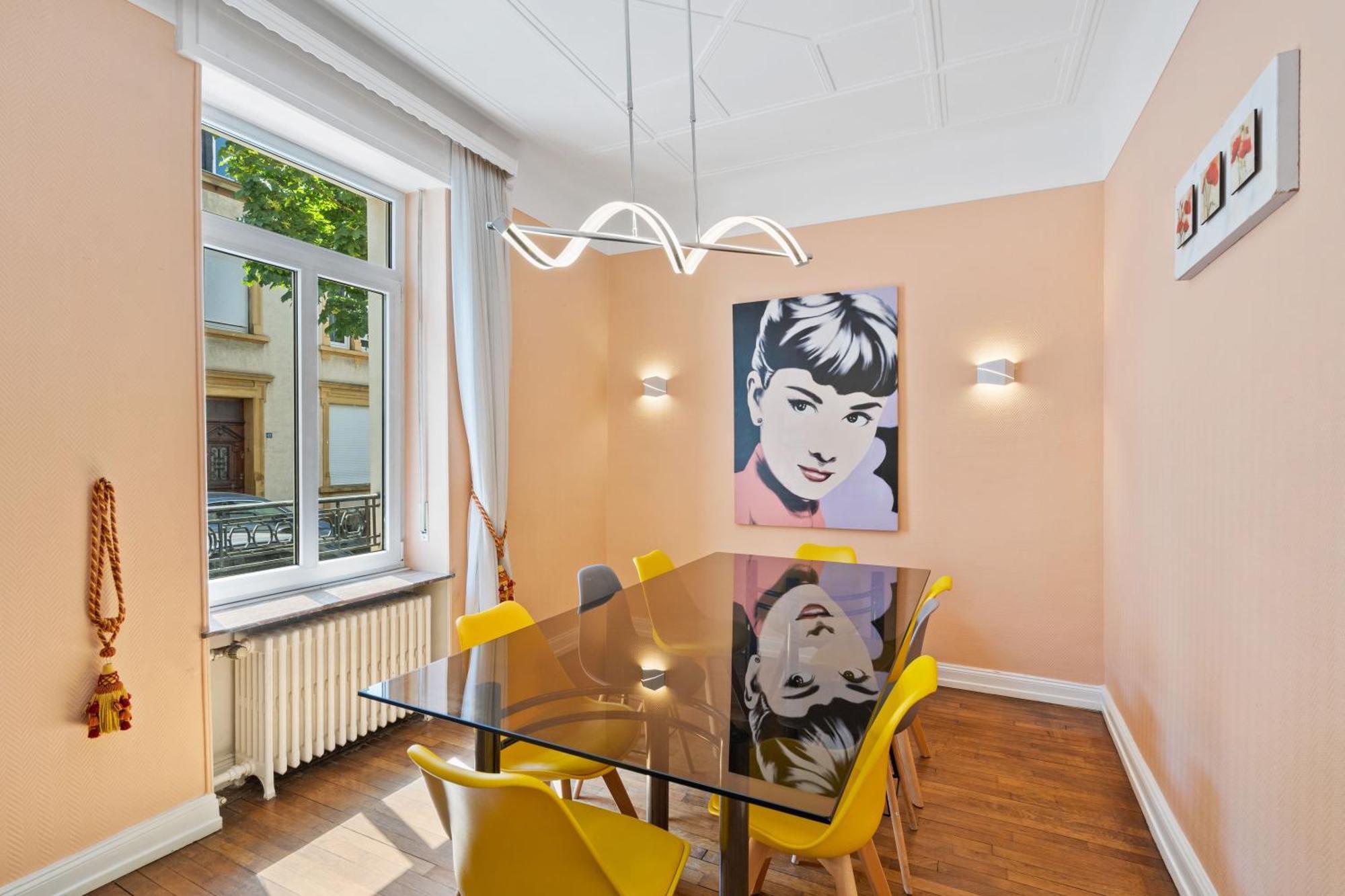 Cozy 3br Townhome Walk To Center & Park Free Ferienhaus Luxemburg