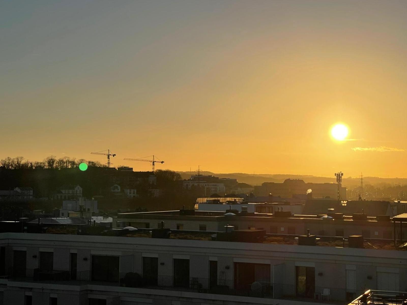 Lux Penthouse - Office, Terrace, Gym & Parking Apartment *