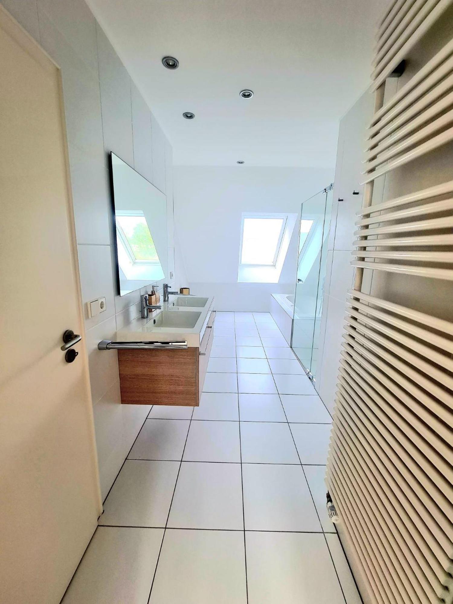 3 Bedrooms Penthouse With 3 Terraces & Free Parking-145--2 Apartment Luxembourg