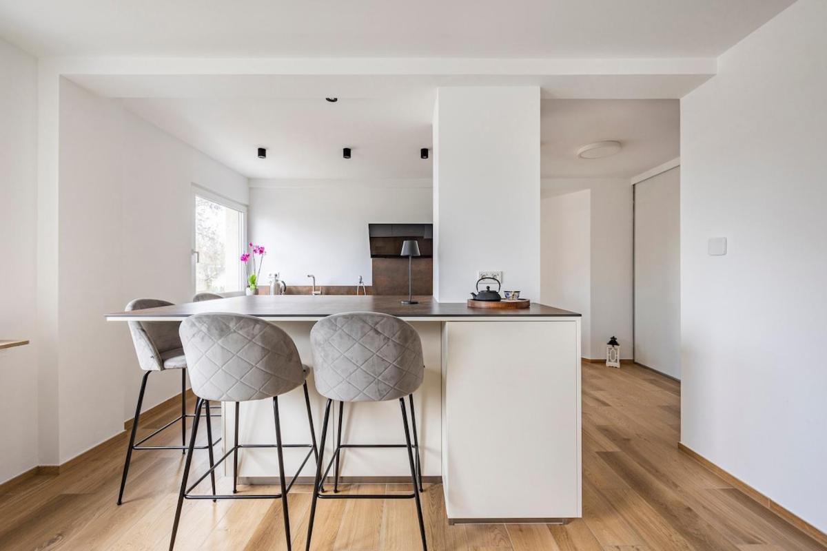 1 Bedroom Flat 55m2 In The